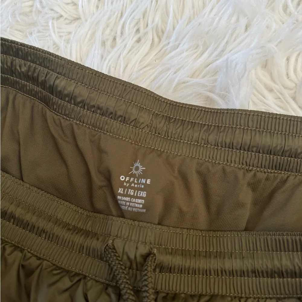 Offline by Aerie nylon cargo shorts in olive green - Picture 4 of 8